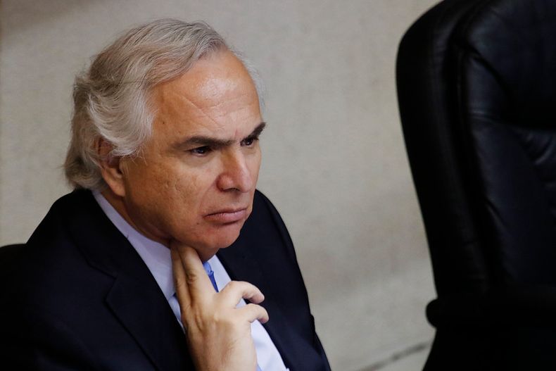 le debe explicaciones a todo el pais diputados piden apertura de cuentas bancarias de chadwick.jpg