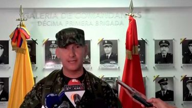 Escándalo en Colombia: Investigan a comandante de Ejército por ordenar seguir a profesor de su esposa