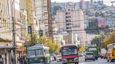 Alerta de tsunami: Regiones de Valparaíso y Biobío suspenderán circulación de locomoción colectiva