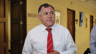 Diputado Aedo ingresará reforma donde afiliados a Isapre que quiebre puedan elegir entidad