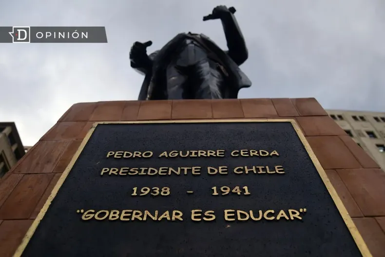 22711 estatua de pedro aguirre cerda.webp