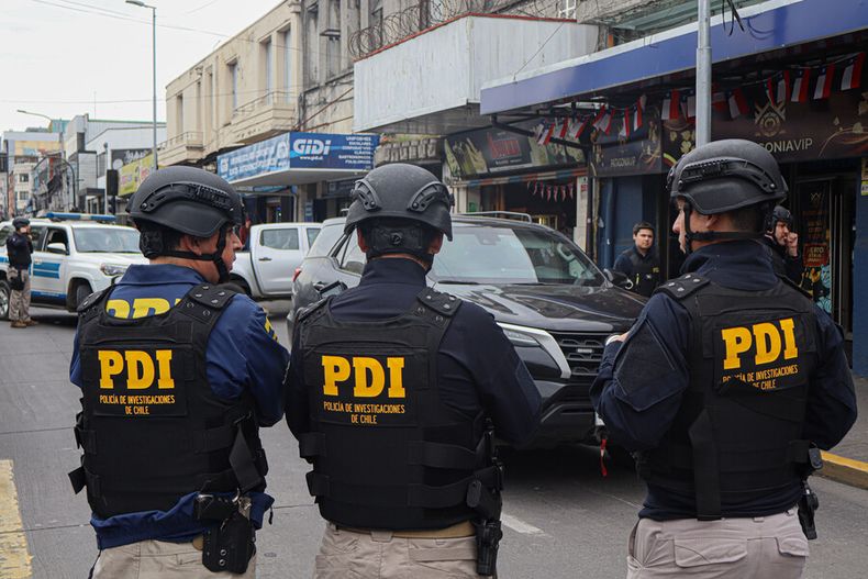 pdi prohibio ingreso a chile de colombiana con arraigo familiar y laboral  fallo acusa  actuar ilegal .jpg