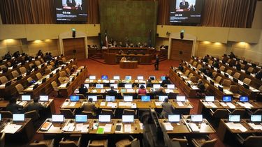 Reforma simbólica y sin la diversidad sexual: Las falencias del cambio constitucional sobre igualdad entre hombres y mujeres