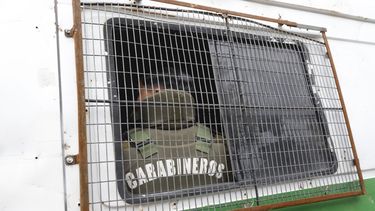 El peor delincuente: Entra a casa, se pone a ver TV con un sándwich y es detenido sin robar nada