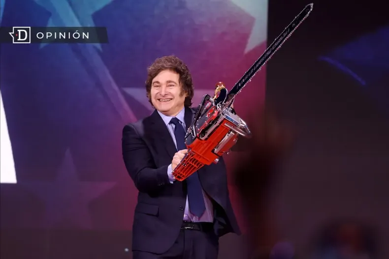 12103 javier milei con una motosierra.webp