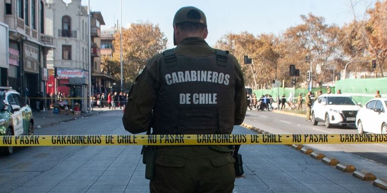 Corte mantuvo apremios contra funcionario de Carabineros por pensión alimenticia / Agencia Uno