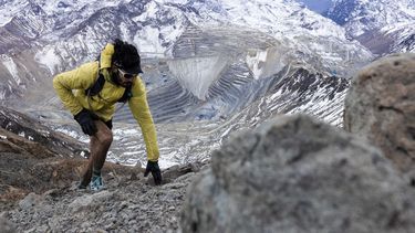 Runner rompe récord de velocidad en subir el cerro La Paloma y llama a proteger glaciares