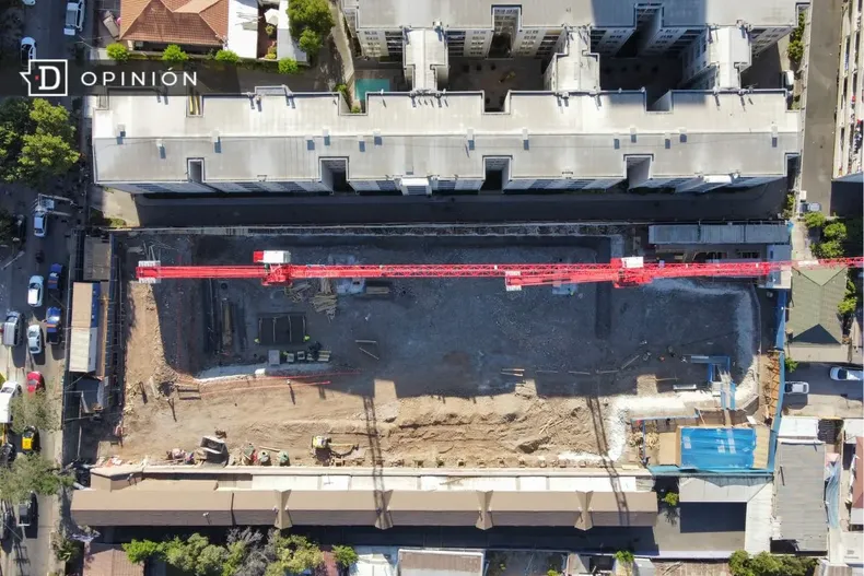 16288 imagen de una construccion desde arriba.webp