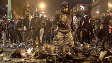 Manifestaciones contra la policía en Colombia elevan a 10 los fallecidos
