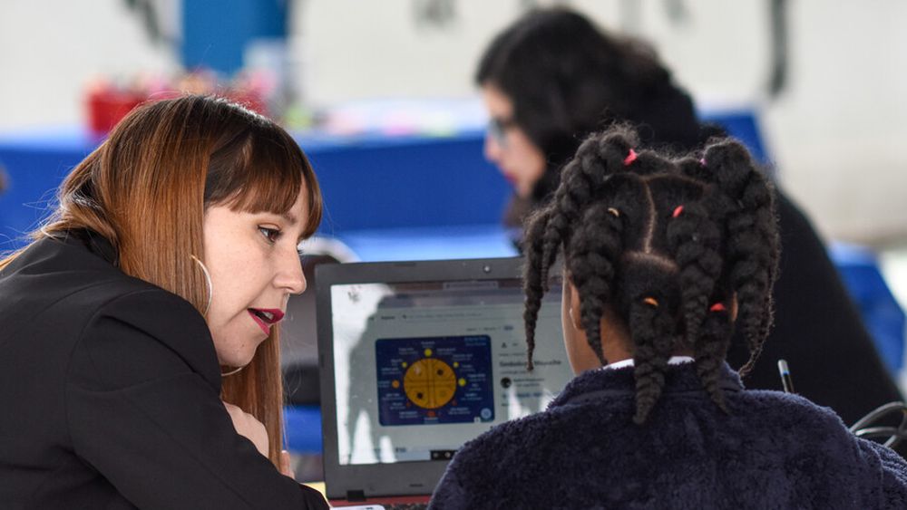 Combate del Mineduc contra retraso lector en educación básica ya suma 22 mil voluntarios