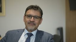 Flavio Salazar, ministro de Ciencia: El sueño es que tengamos una AstraZeneca chilena