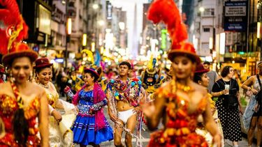 El Desconcierto | 2351 tres maneras de cantarle a una montana y encontrar una infan.jpg