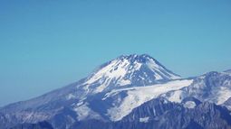 Volcán Tupungatito de la Región Metropolitana registra sismo asociado al movimiento de fluidos