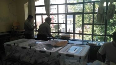Detuvieron a vocal de mesa que rompió votos en Viña del Mar y luego se fugó