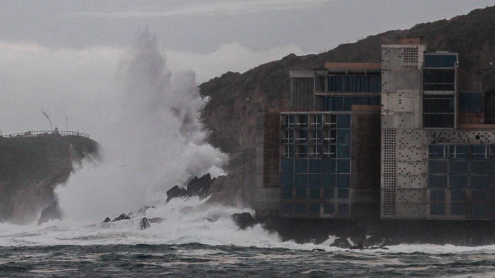 Acusan que hotel costero de los Bolocco busca impedir demolición con permiso rechazado 5 veces