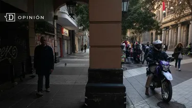 El Desconcierto | 17401 imagen de gente y seguridad municipal en paseo ahumada.webp