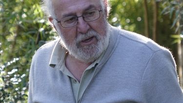 El Desconcierto | carlos trujillo  el nominado al premio nacional de literatura que tiene  poemas desperdigados por todo el mundo .jpeg