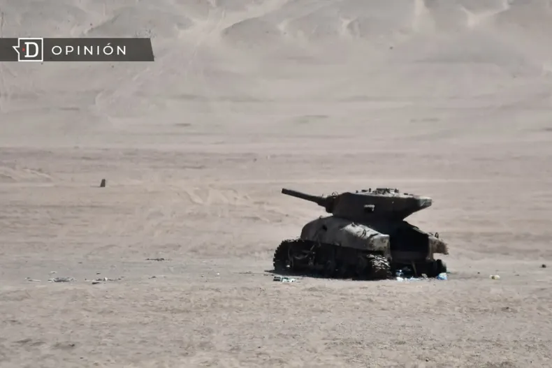 30983 imagen de un tanque en el desierto.webp