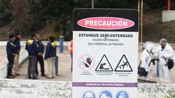 Fiscalía indaga posible delito ambiental tras derrame de parafina en Río Mapocho