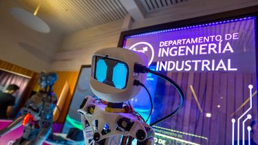 Robótica, ética tecnológica y alfabetización digital: los principales desafíos en que chilenos requieren avanzar