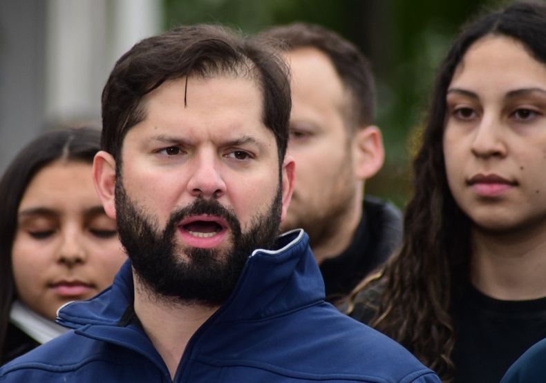 Gabriel Boric en Licanten Agencia Uno.jpg