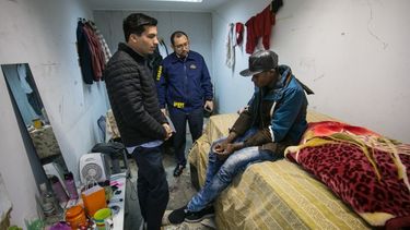 Operativo da a conocer que migrantes vivían encerrados en Mall Chino de Punta Arenas