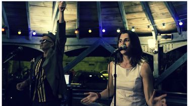 Vuelven desde Francia: Los Bombón se presentarán este jueves en Centro Arte Alameda
