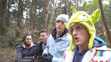 Suma numerosas críticas: Logan Paul, el youtuber que subió video que muestra a un joven ahorcado en un bosque