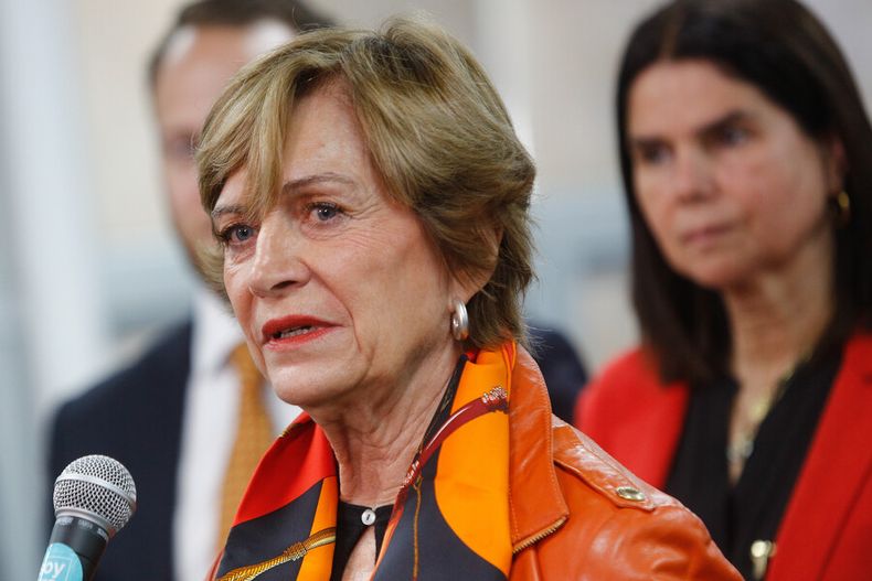 1332 evelyn matthei.jpg