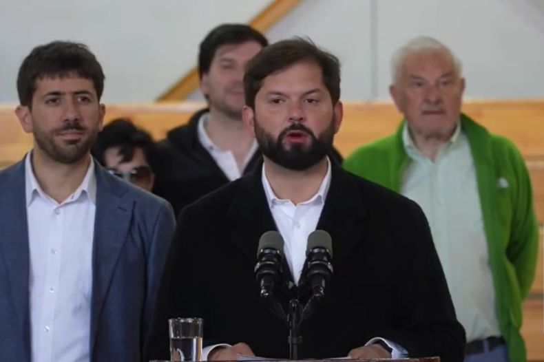 Boric plebiscito.jpg