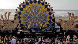Cuidado ambiental raya la cancha cultural: Cancelan festival en Zapallar por impacto a humedal