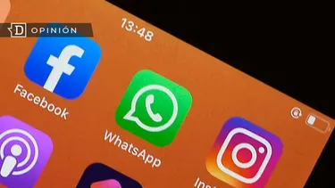 El Desconcierto | 15152 celular con aplicaciones de redes sociales.webp