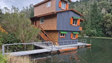 Vecino que construyó casa flotante ilegal en el río Futa deberá restituir el lecho y pagar $3.500.000