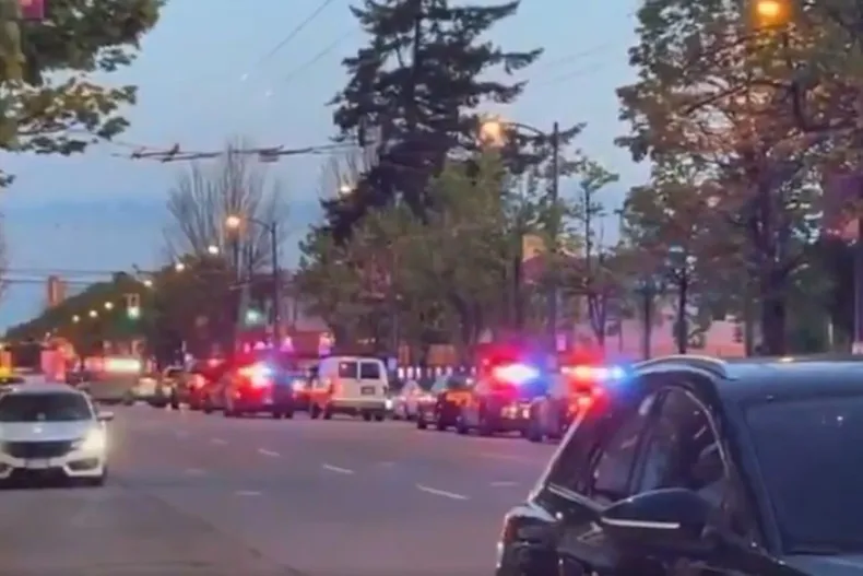 14849 canadaatropello.webp