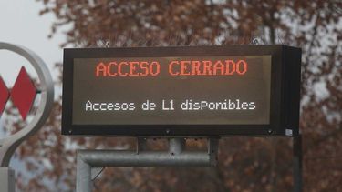 VIDEO| Metro de Santiago informa cierre de estaciones en Línea 1 por persona en las vías