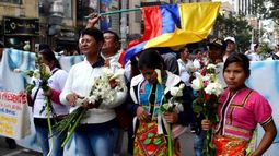 Asesinan frente a su esposo e hijo a la líder campesina colombiana María Magdalena Cruz