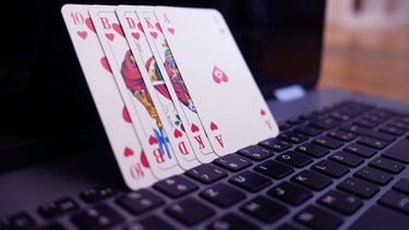 El Desconcierto | 1862 casino online 03.jpg