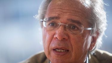 Ministro de Economía de Bolsonaro asegura que los Chicago Boys cambiaron la pobreza en Chile: Ahora es como Suiza