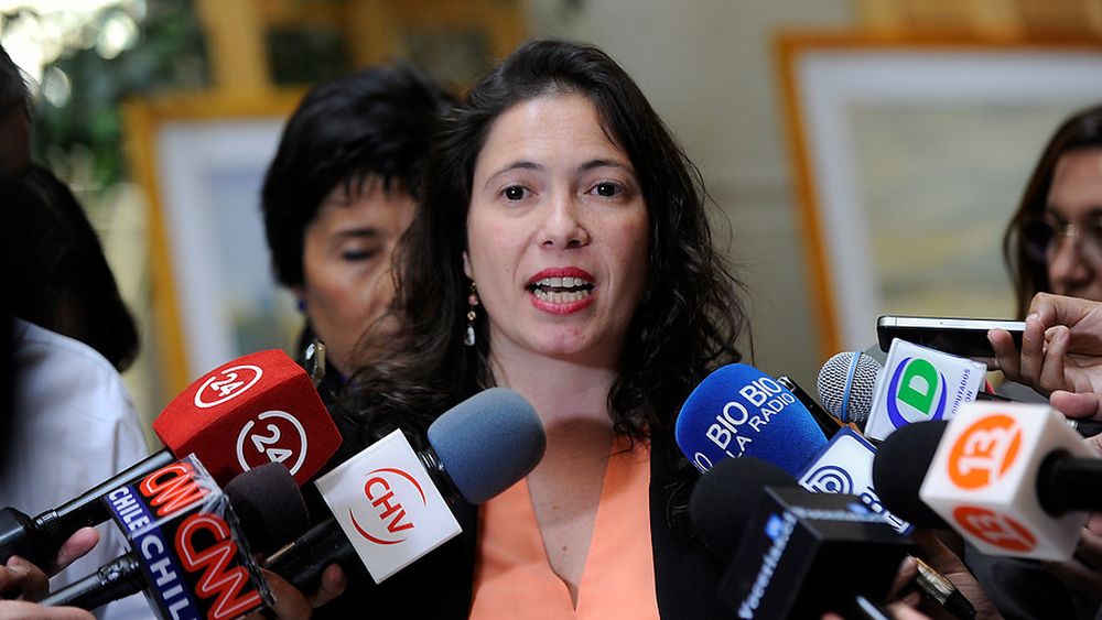 Colegio de Periodistas rechaza expulsión de reportero italiano: Es inexplicable y cavernaria