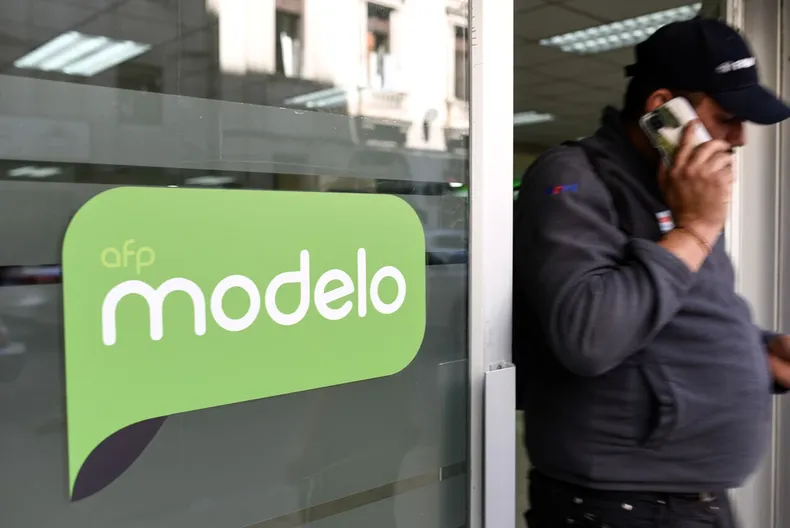 extranjera consigue en tribunales devolucion de 3 anos de cotizaciones corte ordena a afp pagar en 30 dias.webp