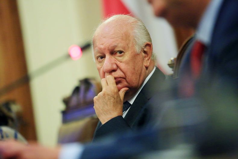 A_UNO_1165135.jpg
