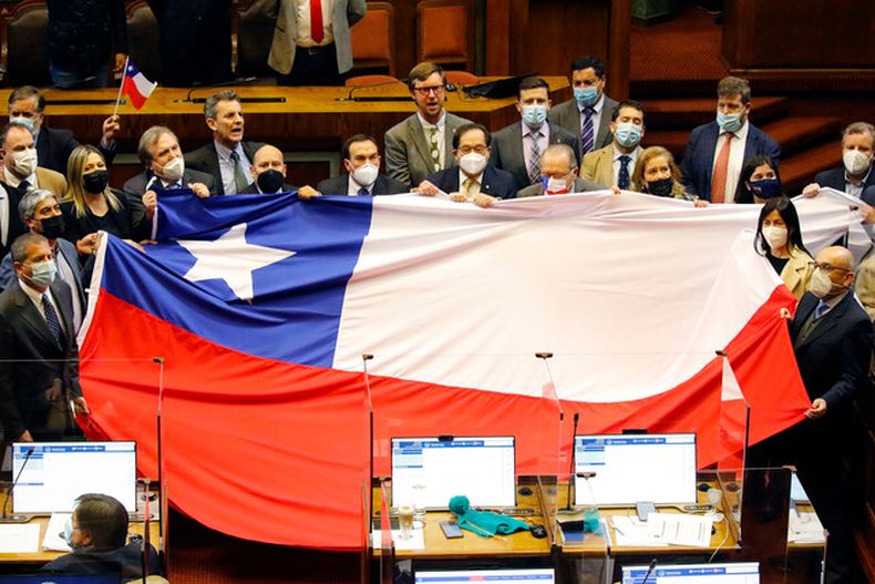 Diputados RN se manifiestan en el Congreso.jpeg