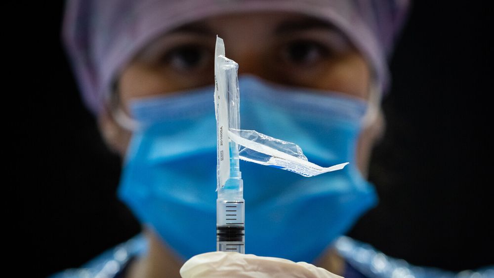 OMS utiliza el ejemplo de Chile para señalar que las vacunas no son toda la solución a pandemia
