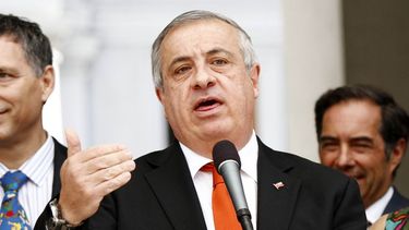 Ministro Mañalich anuncia plan piloto para incluir la fibromialgia en el Auge