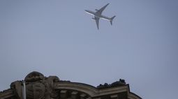 Tragedia área en Pakistán: avión comercial cae a zona residencial pocos minutos antes de aterrizar
