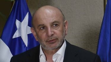 Isapres: Castro (PS) sincera urgencia de ley corta y revela actitud de diálogo del gremio