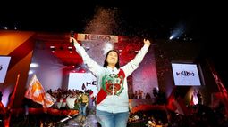 Crece la tensión en Perú ante intento de Fujimori de anular votos de Castillo