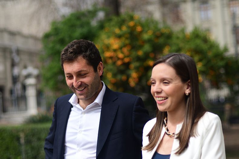 Juan Antonio Coloma Camila Flores A1.jpg