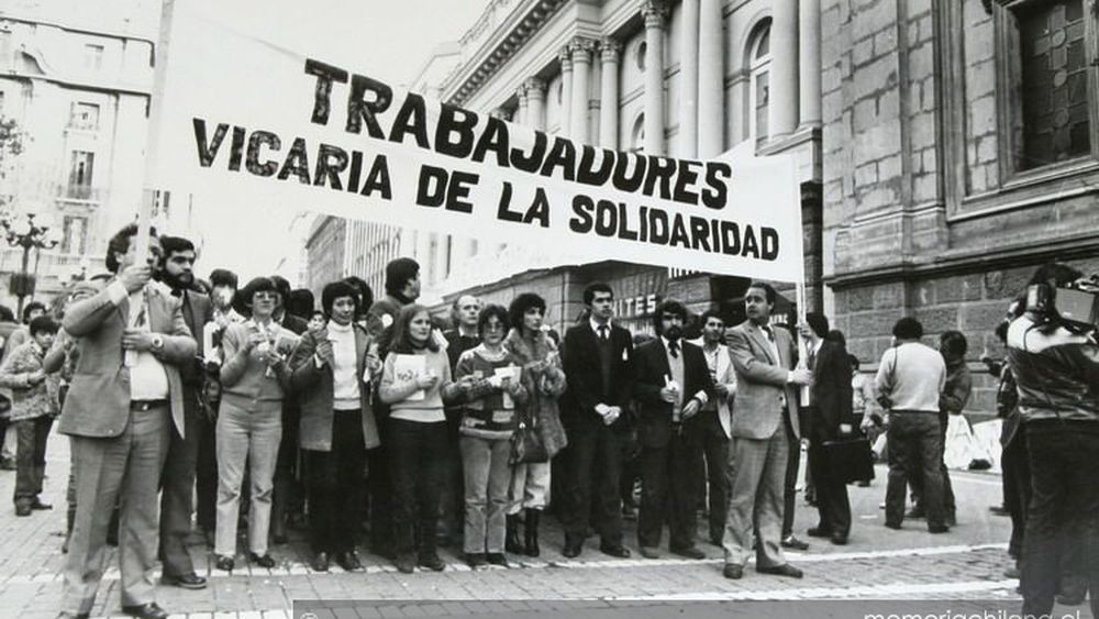 Foto de trabajadores de la Vicaría / Memoriachilena.gob.cl