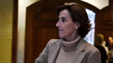 Ministra Cubillos cede ante presiones de los docentes y cita al Colegio de Profesores a reunión